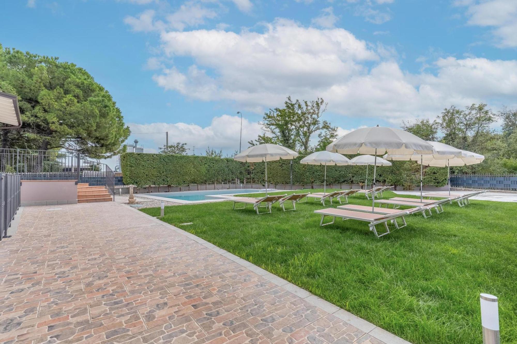 קסטלנואובו דל גארדה -Free Pool And Parking- Garda House Apartments מראה חיצוני תמונה