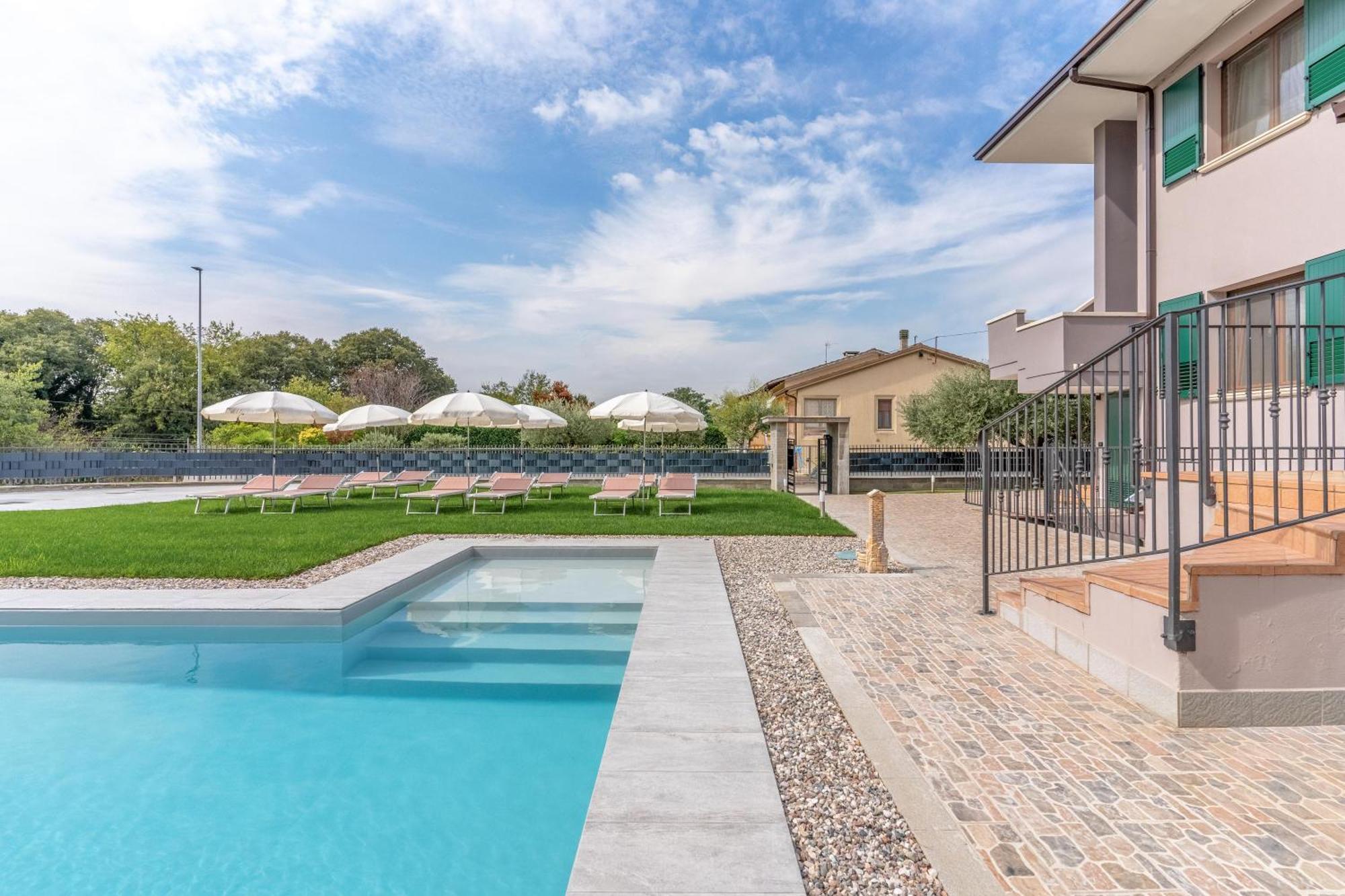 קסטלנואובו דל גארדה -Free Pool And Parking- Garda House Apartments מראה חיצוני תמונה
