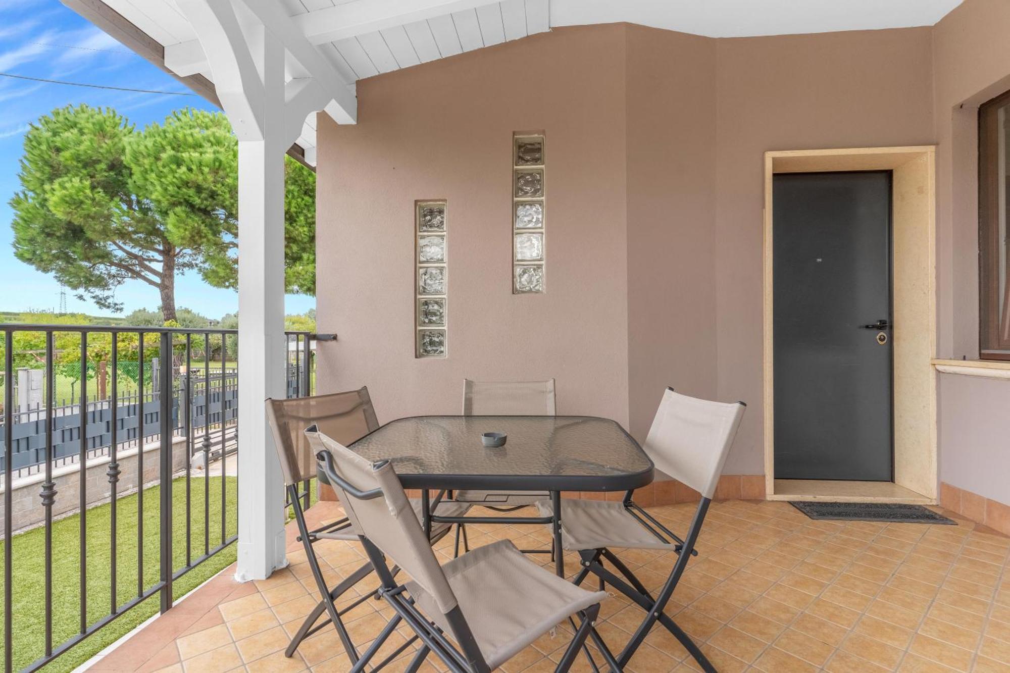 קסטלנואובו דל גארדה -Free Pool And Parking- Garda House Apartments מראה חיצוני תמונה