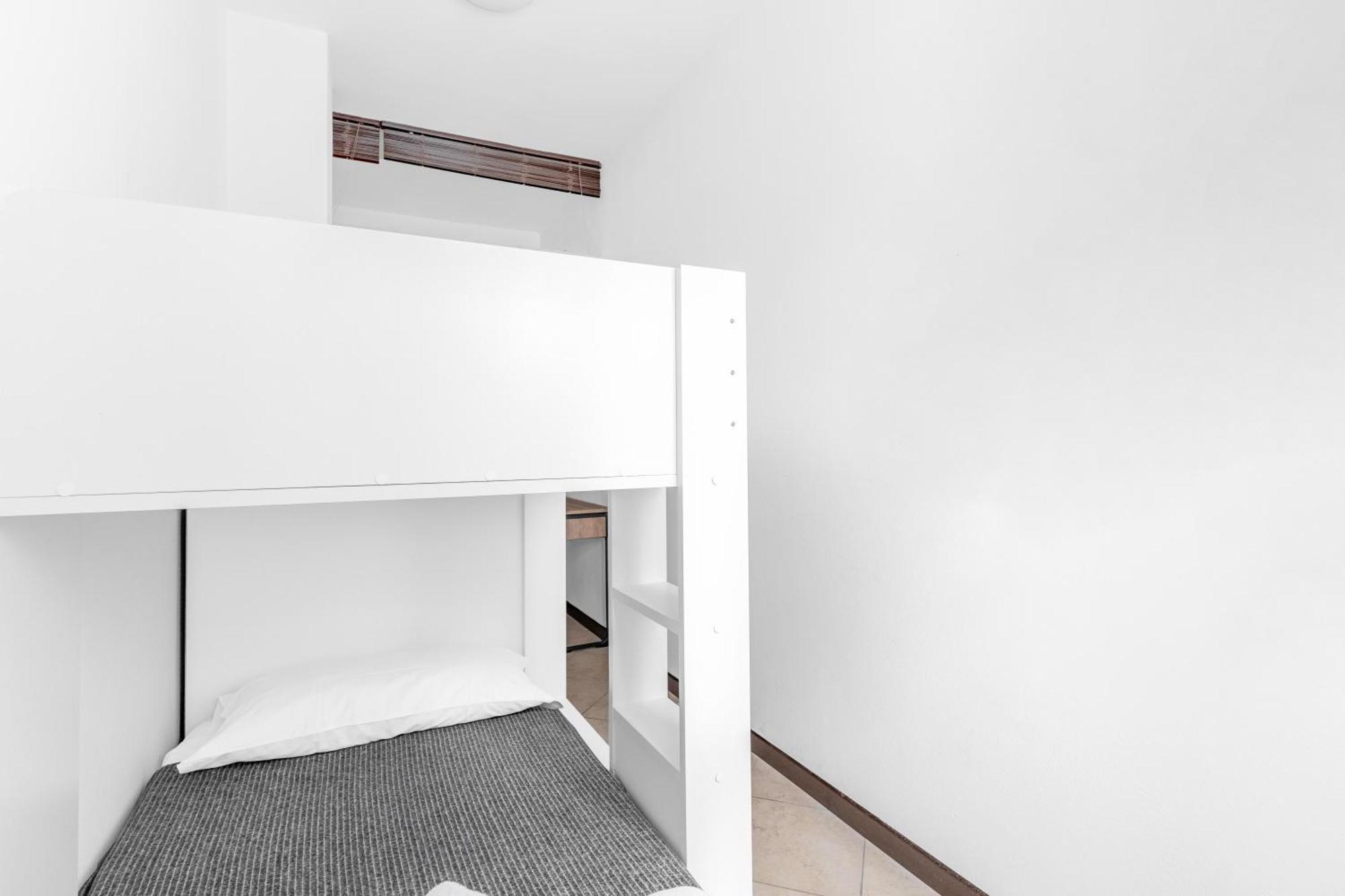קסטלנואובו דל גארדה -Free Pool And Parking- Garda House Apartments מראה חיצוני תמונה