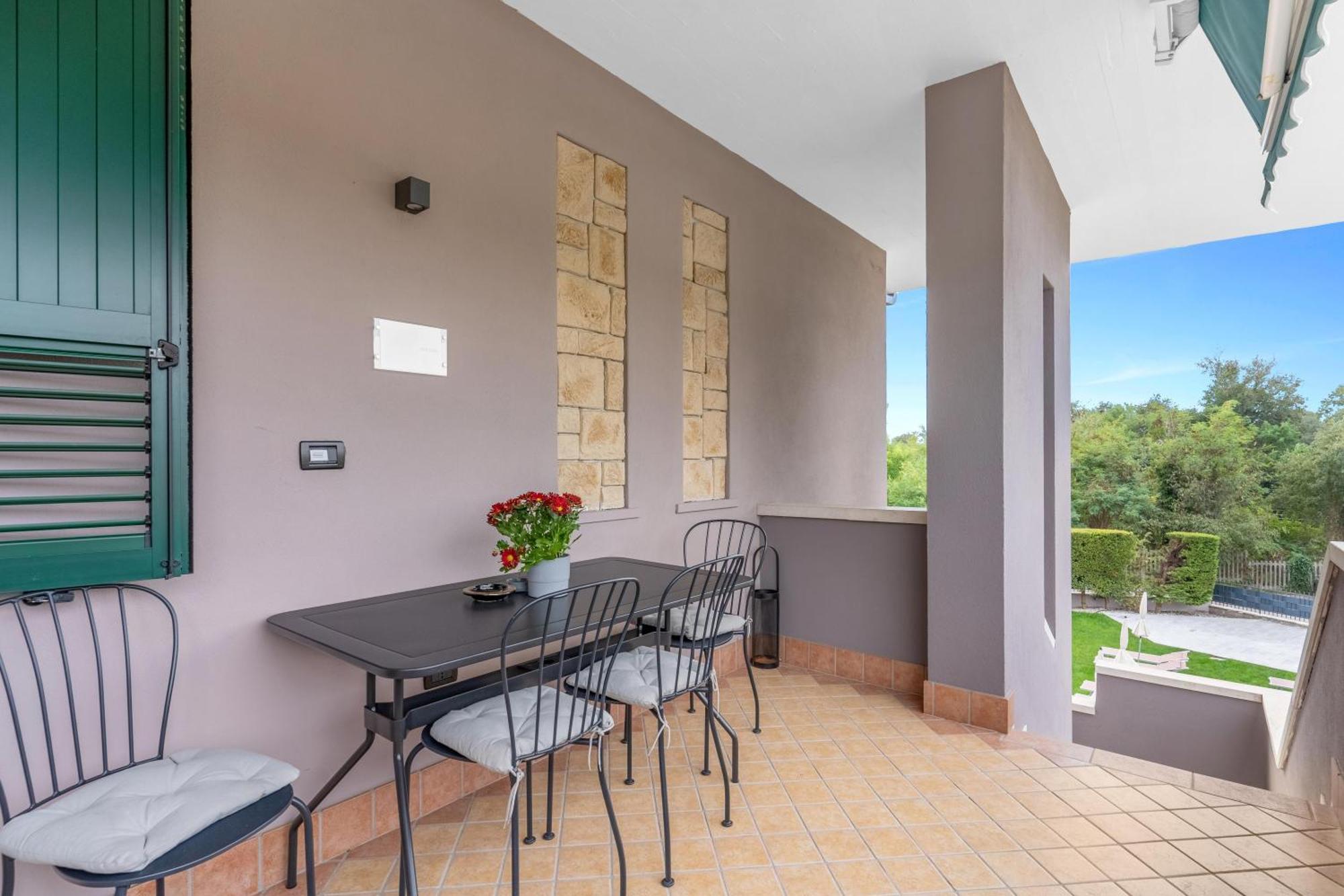 קסטלנואובו דל גארדה -Free Pool And Parking- Garda House Apartments מראה חיצוני תמונה