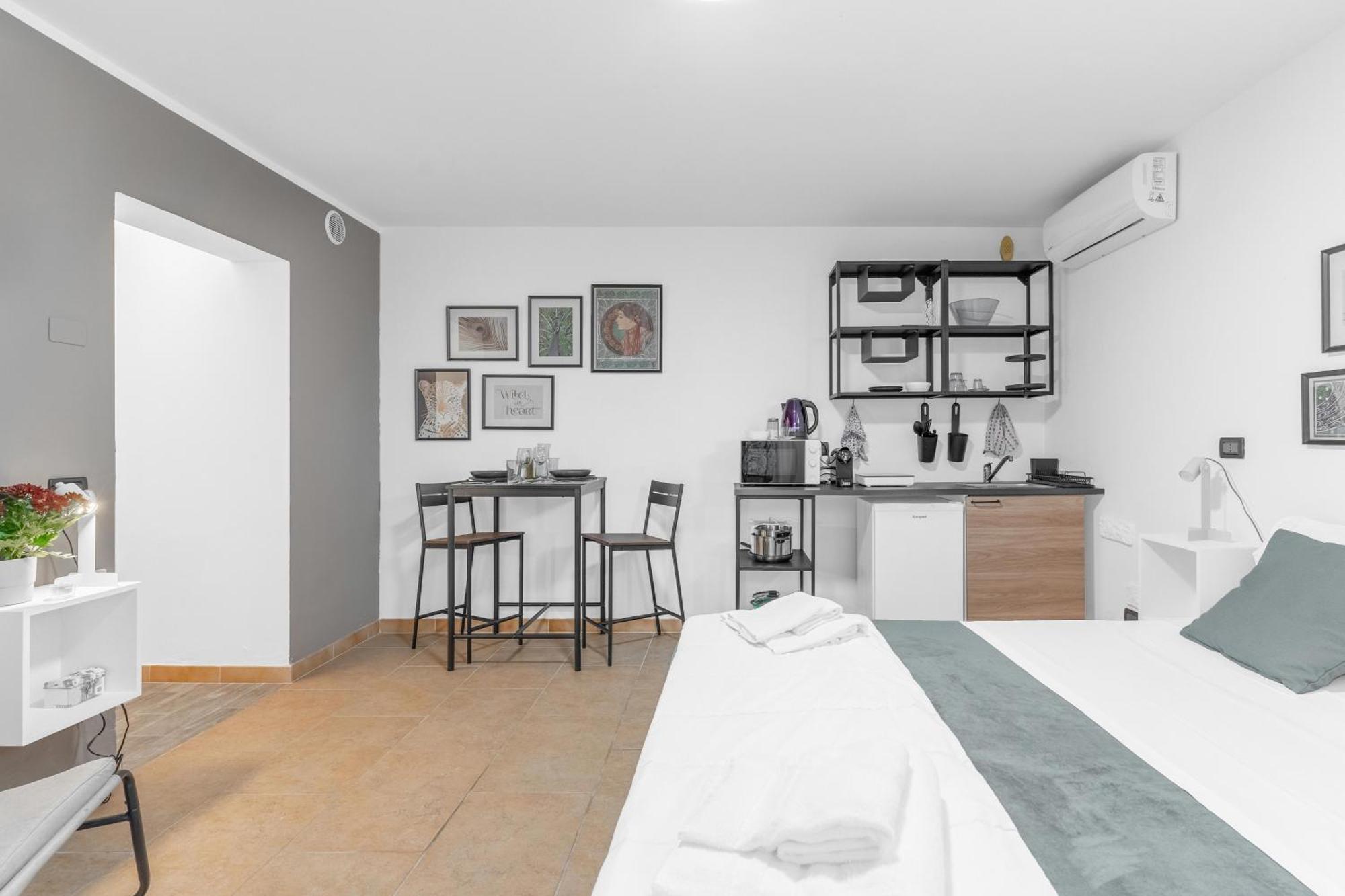 קסטלנואובו דל גארדה -Free Pool And Parking- Garda House Apartments מראה חיצוני תמונה