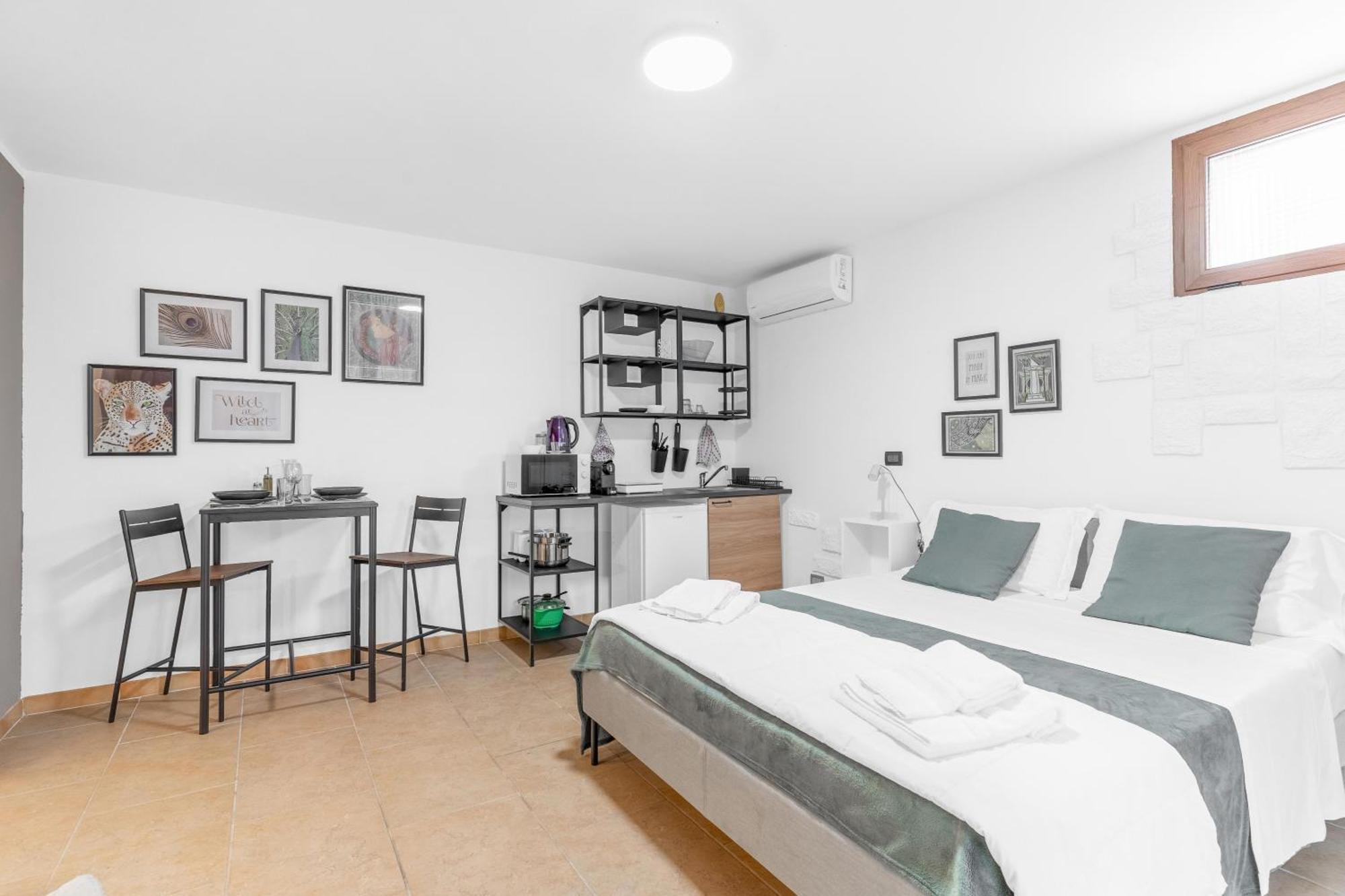 קסטלנואובו דל גארדה -Free Pool And Parking- Garda House Apartments מראה חיצוני תמונה